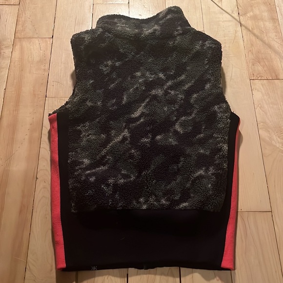 Krimson Klover Ember Vest - Picture 6 of 6